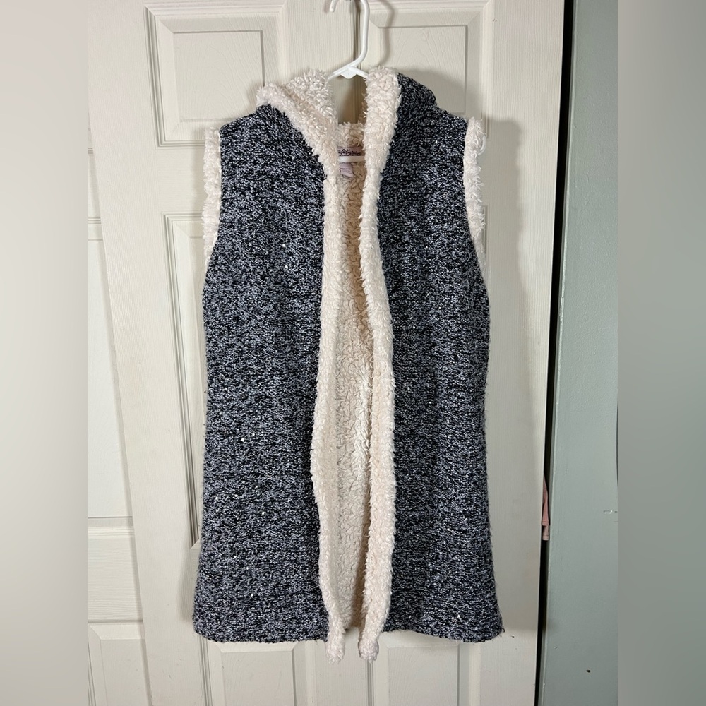 Anthropologie Oliver Cozy Sleeveless Sherpa Vest with Sequin Accents